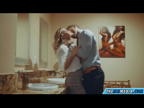 ❤️ Ke hoʻowalewale ʻia ʻoe e kahi blonde busty i kahi lumi hoʻomaha ākea ❤❌ Porno ma porn haw.hentaisea-com.ru